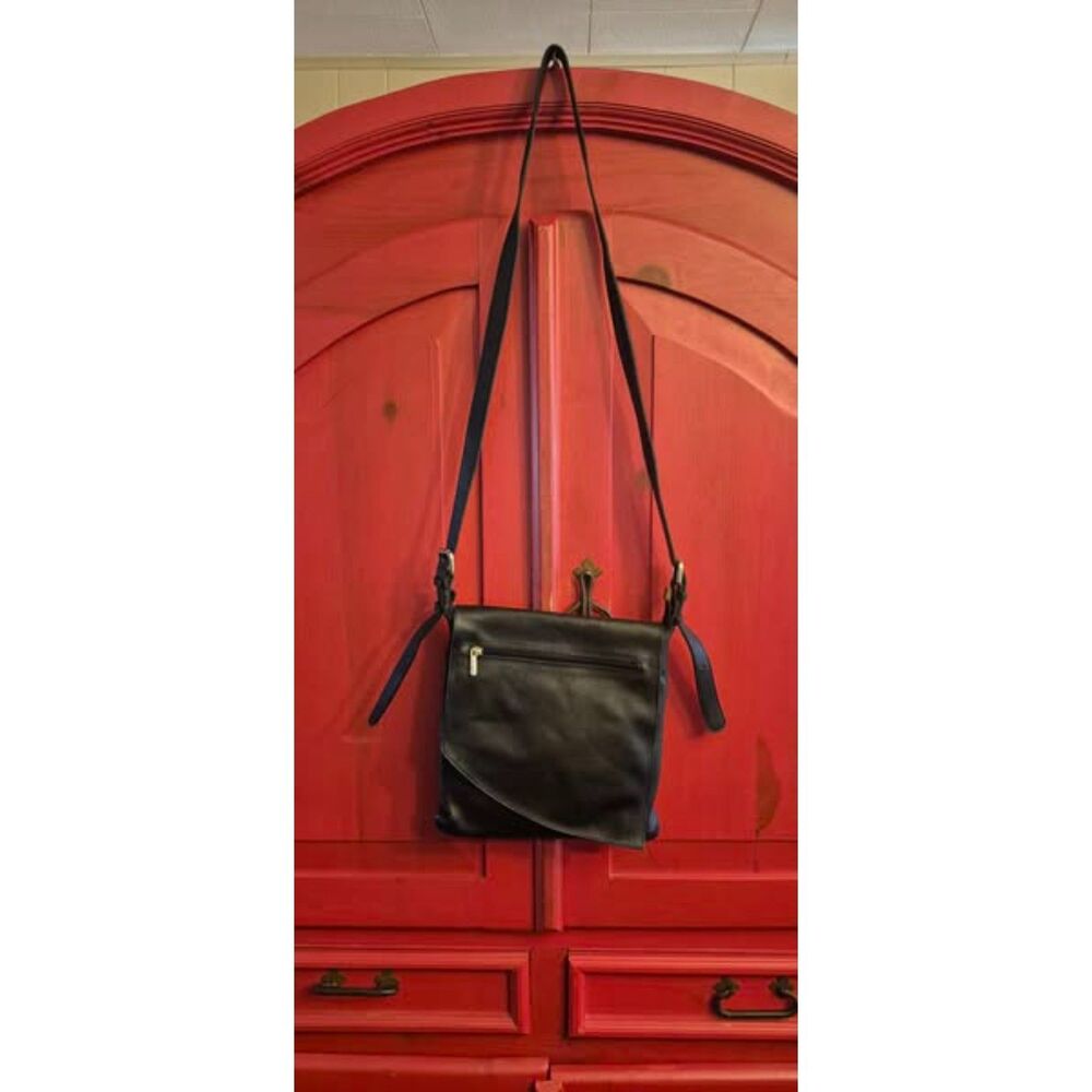 Modi Italian Leather Asymmetrical Flap Black Sturdy Burnished Gold Hardware EUC